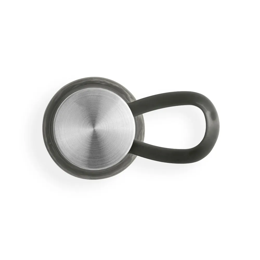 SENNA. Squeeze em PET 100% reciclado com alça de silicone 590 mL