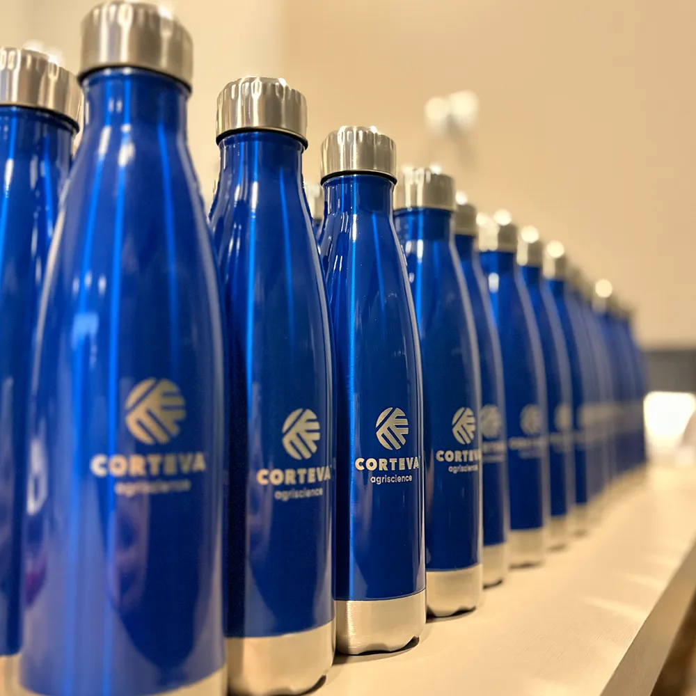 SHOW. Garrafa em aço inox de parede dupla térmica, isolada a vácuo, com tampa em aço inox 510 mL