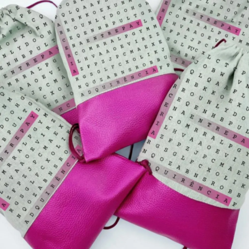 Sacochila de tecido com etiqueta e alça em couro -SACC2