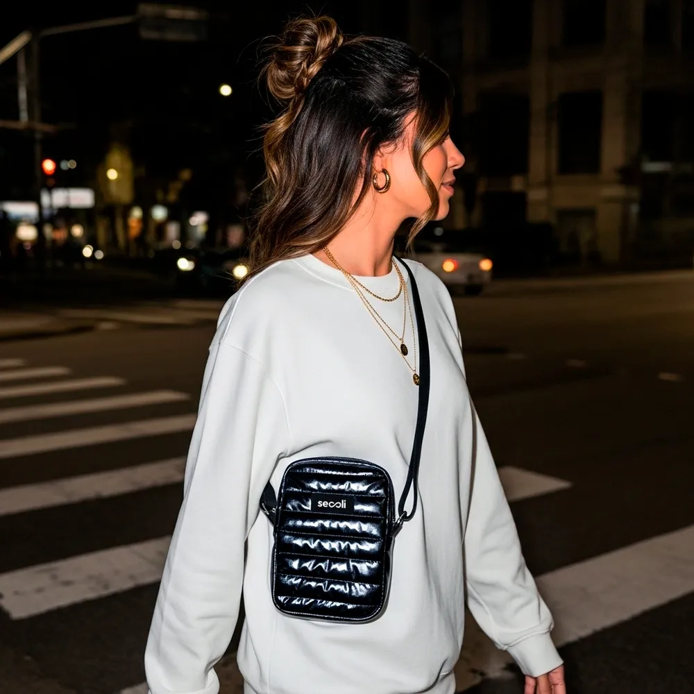  Shoulder Bag Acolchoada com Logo 