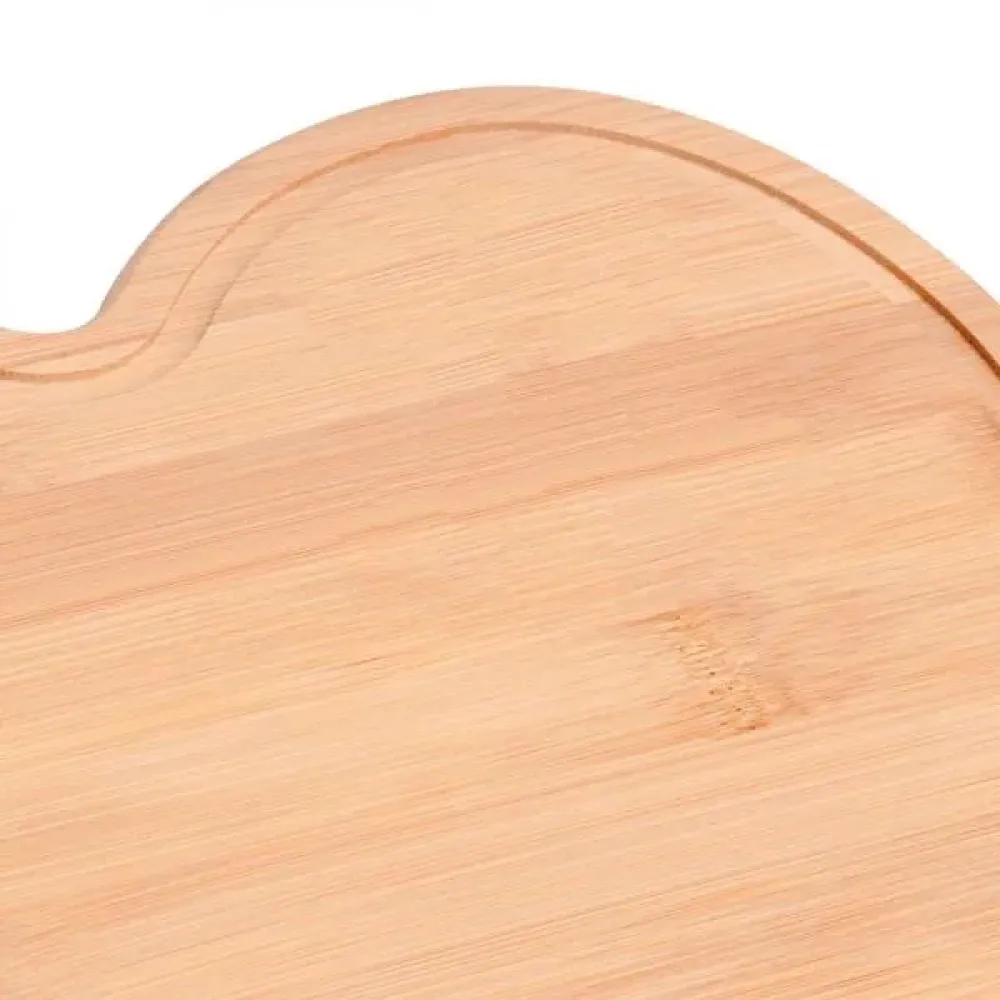 TÁBUA EM BAMBU EM FORMATO DE CORAÇÃO