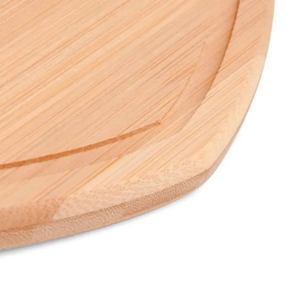 TÁBUA EM BAMBU EM FORMATO DE CORAÇÃO