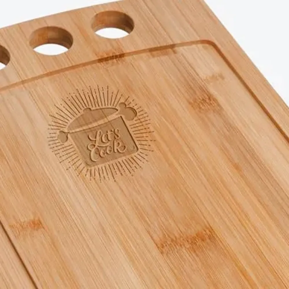 TÁBUA PARA CHURRASCO EM BAMBU SUPREME 3 FUROS