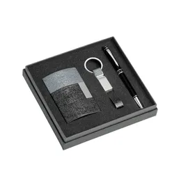 Miniatura de imagem do produto BRENDON. Kit de porta cartões, chaveiro e esferográfica em c.sintético, metal e alumínio