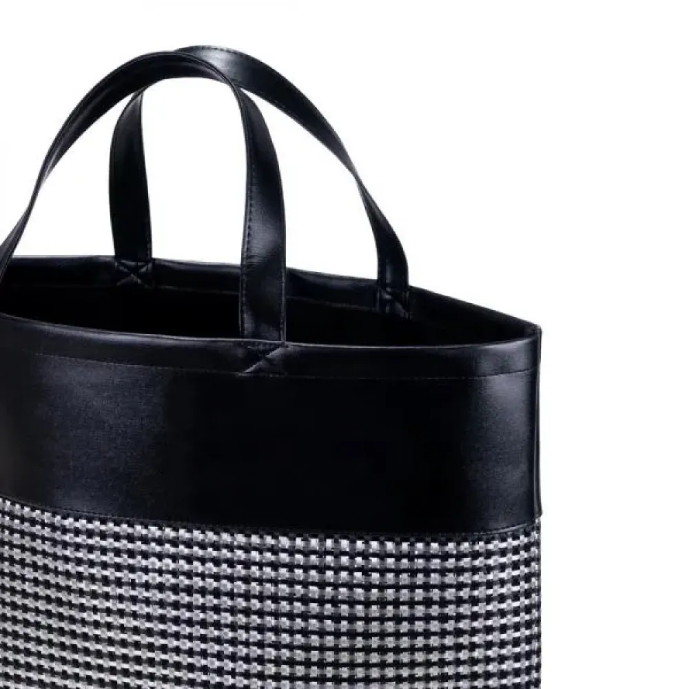 SACOLA DE PRAIA/PIQUENIQUE EM PVC E MATERIAL SINTÉTICO - PRETO / XADREZ PRATA - 48X33X13 CM
