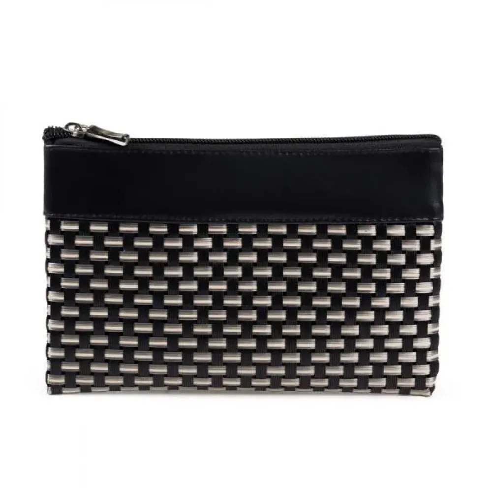 NECESSAIRE EM PVC E MATERIAL SINTÉTICO - PRETO / XADREZ BEGE - 19X14 CM