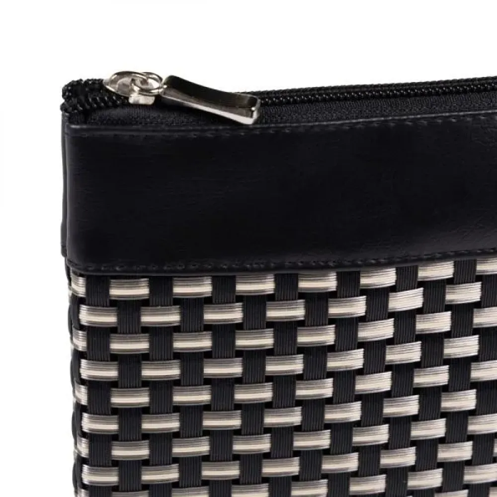 NECESSAIRE EM PVC E MATERIAL SINTÉTICO - PRETO / XADREZ BEGE - 19X14 CM