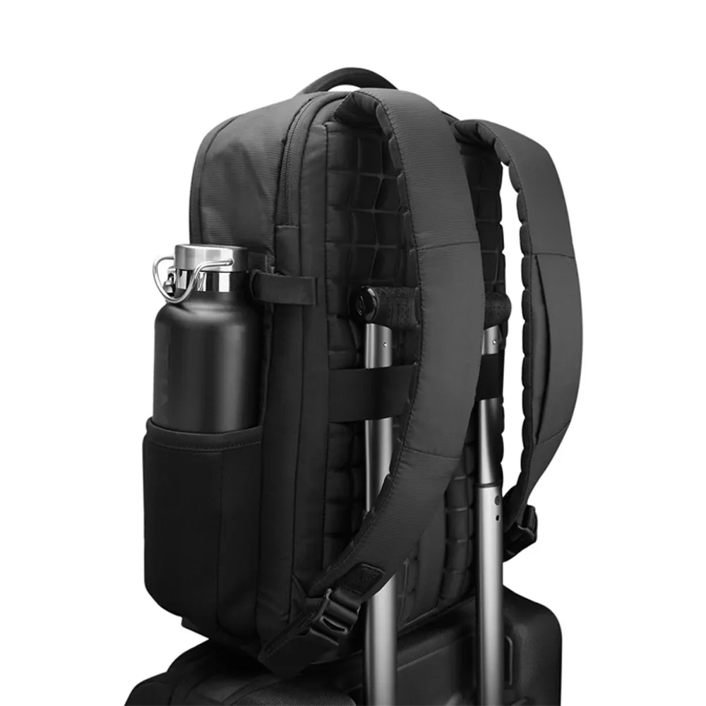CANNES. Mochila de viagem em poliéster 600D com compartimento para notebook 15