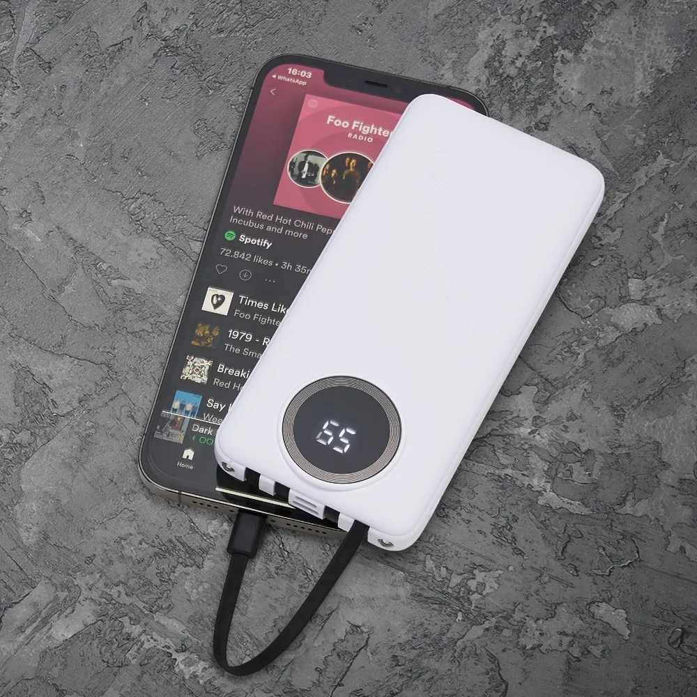 Power Bank 10.000mAh com Lanterna e Multissaídas Power Bank 10.000mAh com Lanterna e Multissaídas