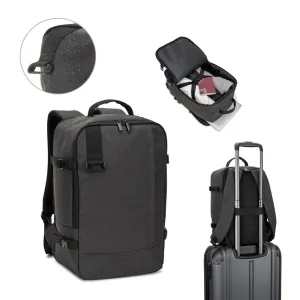 CIES. Mochila desenvolvida para cumprir as dimensões exigidas pelas companhias aéreas em poliéster reciclado 600D de alta densidade com acabamento repelente à água 20 L
