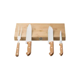 KOERPER. Kit churrasco em caixa bambu com 4 utensílios em aço inox e bambu