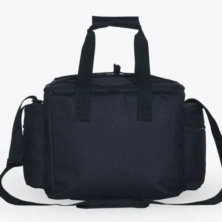 BOLSA TÉRMICA PRETA EM POLYESTER 600D, 300D E PEVA - 15L