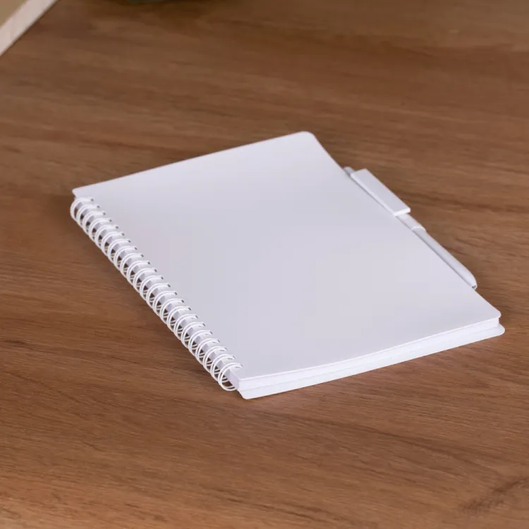 Caderno A5 Capa em PP com caneta