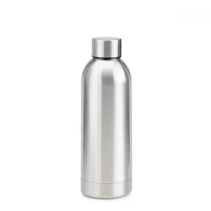 GARRAFA EM INOX PAREDE DUPLA NA COR PRATA - 500 ML