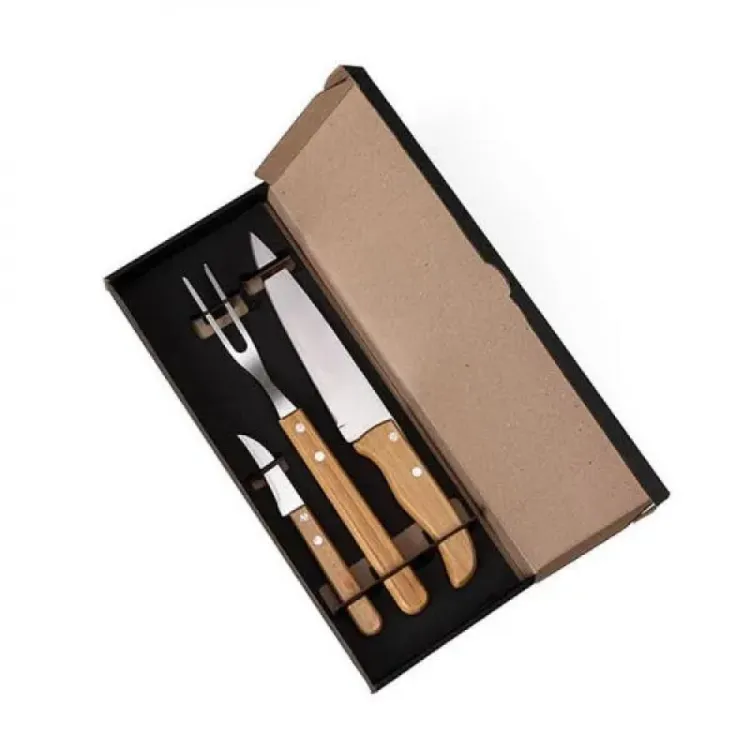 KIT DE FACAS COM TAMANHO DE 7 , 3  E GARFO - 3 PÇS