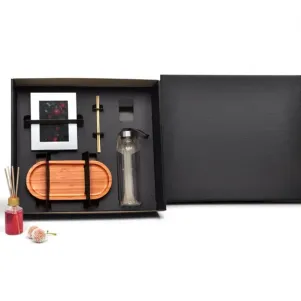 KIT BANDEJA, AROMATIZADOR E ACESSÓRIOS - 4 PÇS - CEREJA E AVELÃ