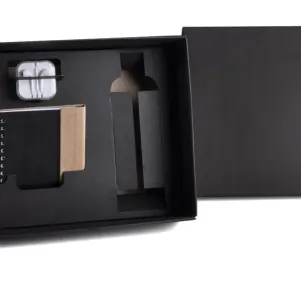 KIT GARRAFA, CADERNO E FONE - 4 PÇS