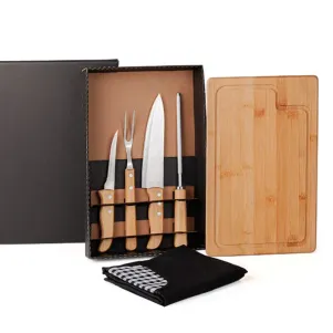 KIT PARA CHURRASCO EM BAMBU COM AVENTAL, TÁBUA E FACAS