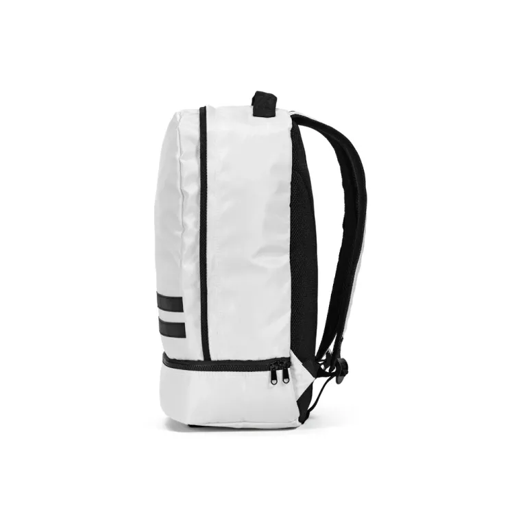 MANCHESTER. Mochila em 290T poliéster reciclado em sarja com forro em 210D poliéster reciclado