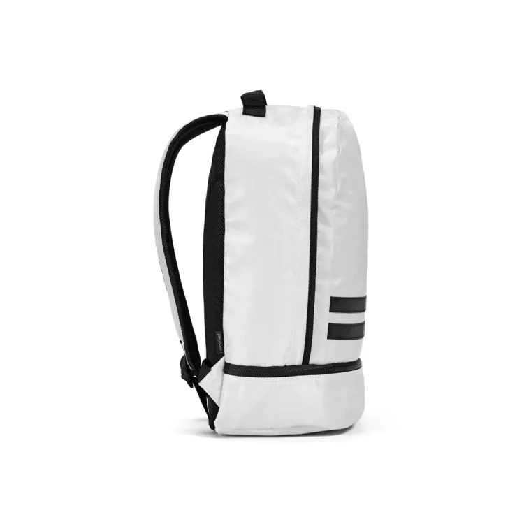 MANCHESTER. Mochila em 290T poliéster reciclado em sarja com forro em 210D poliéster reciclado