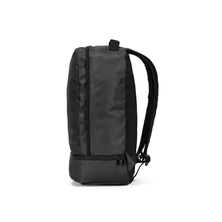 MANCHESTER. Mochila em 290T poliéster reciclado em sarja com forro em 210D poliéster reciclado
