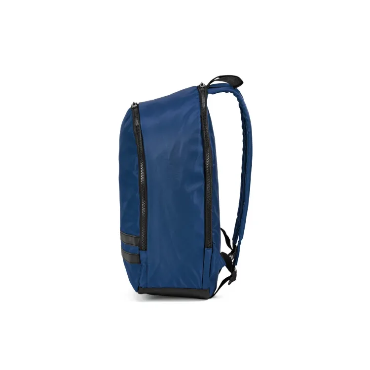 MANCHESTER NOTE. Mochila em 290T poliéster reciclado (100% rPET) em sarja com forro em 210D poliéster reciclado 15