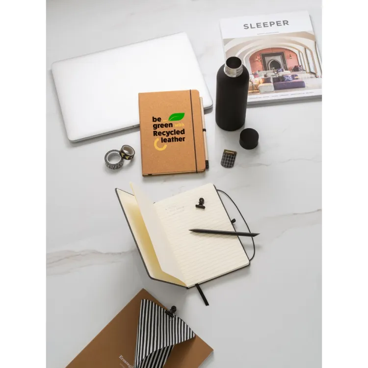 MATISSE II. Caderno A5 com capa dura em couro reciclado