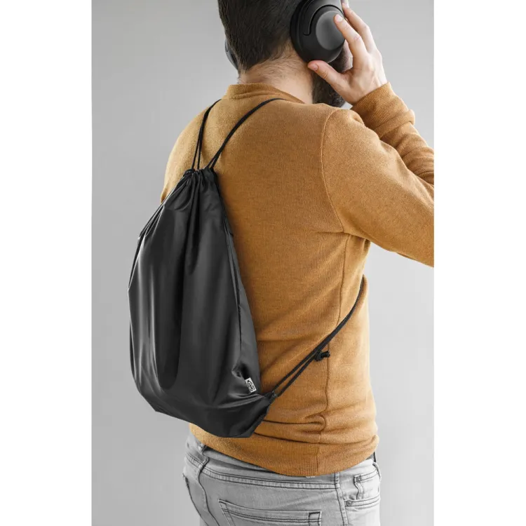 Sacola tipo mochila em rPET PEMBA